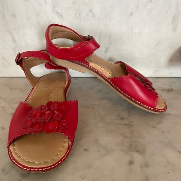 PIOLITO FLORICIENTA Sandals Red Floral Petal Applique Girl Size 1 - Picture 1 of 16